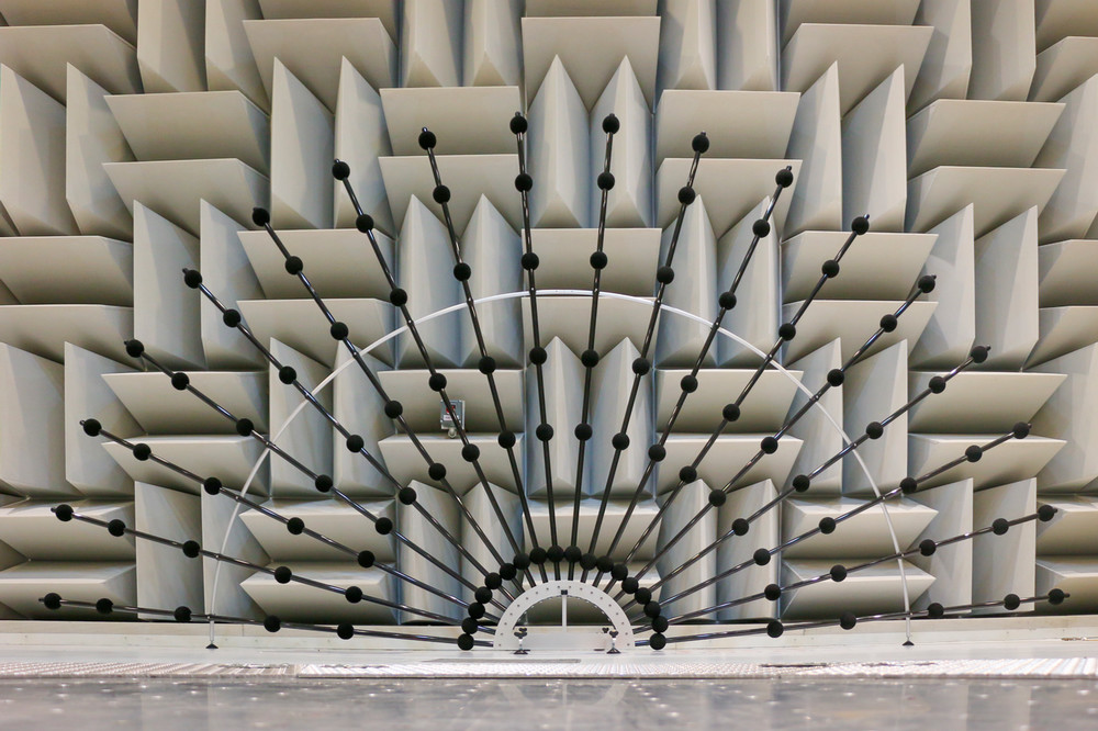 Acoustic Array in Hemi-Anechoic Chamber