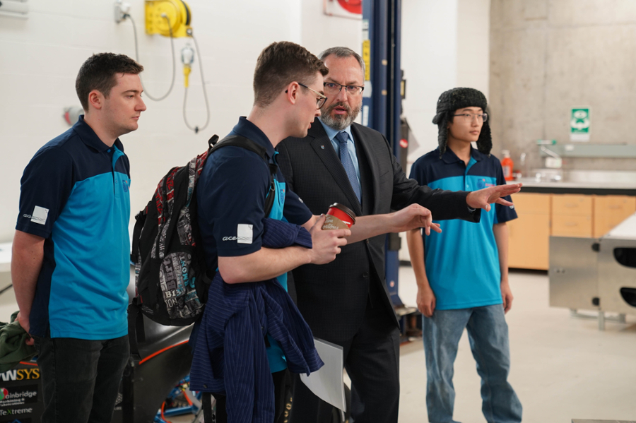President Steven Murphy speaks with students at The World's Most Extreme Classroom showcase, hosted at ACE, 鶹ý University, February 26, 2020.