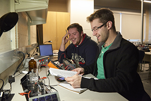 Students in phsyics lab