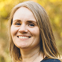 Headshot of Larisa Logan