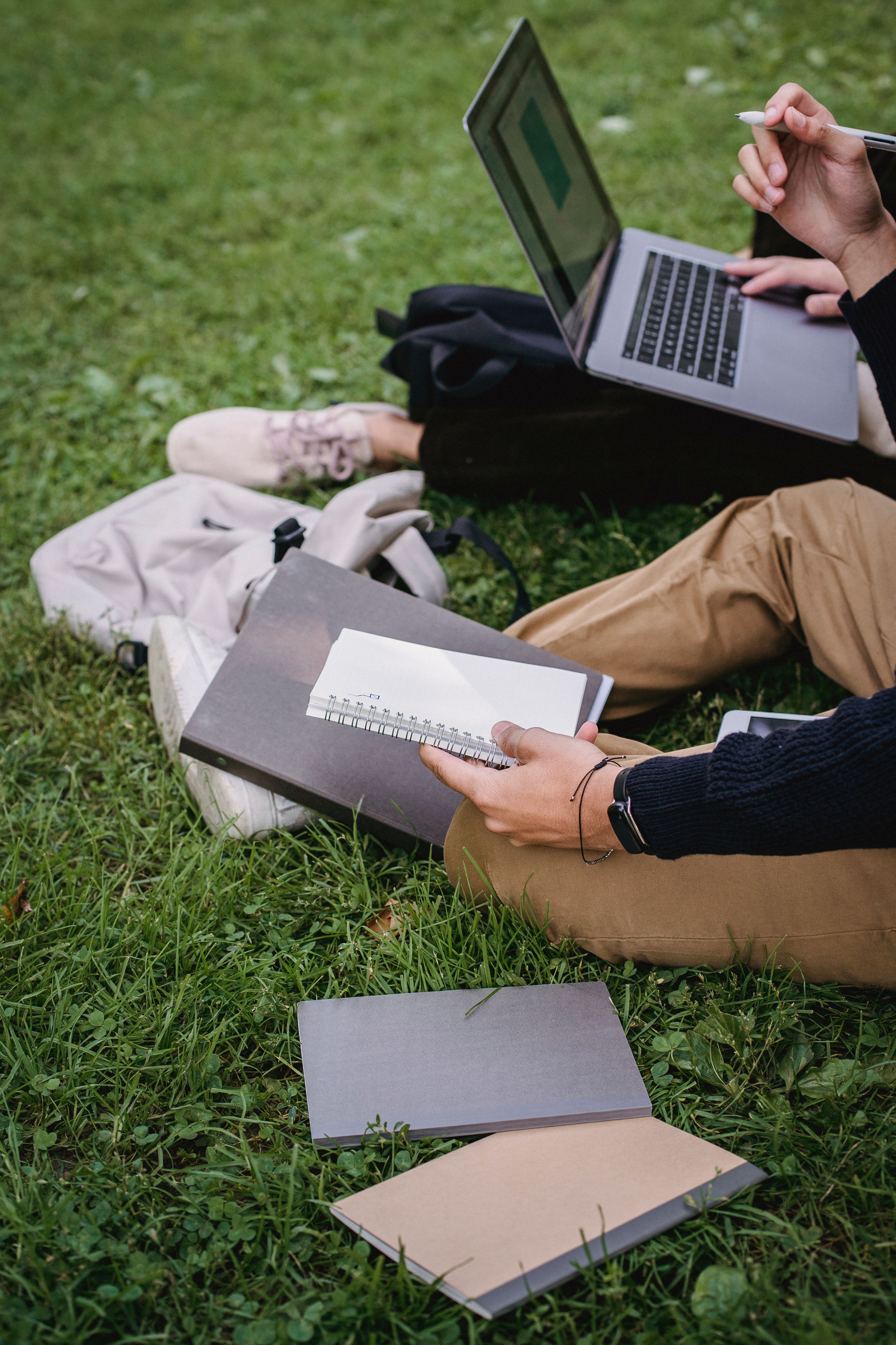 thumbnail for blog "Tips to navigate course registration"